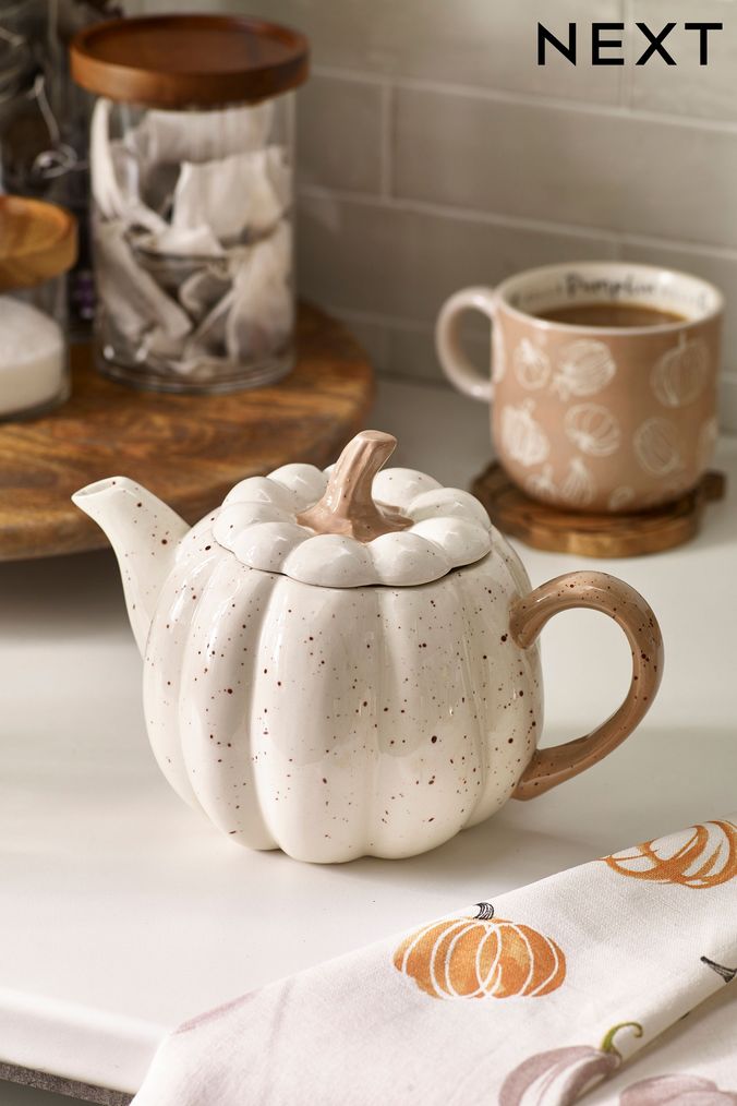 Natural Pumpkin Teapot (D23566) | £22