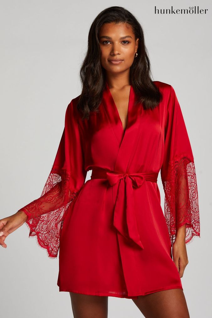 Short lace robe outlet
