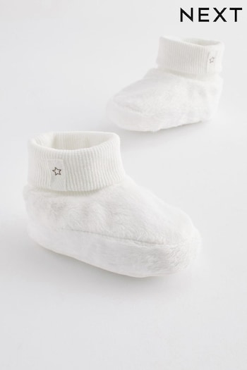 White Baby Booties (0-18mths) (D34683) | £6.50