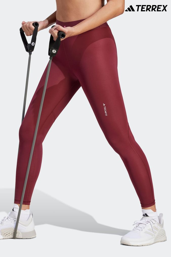 Outfits with 2024 red adidas leggings