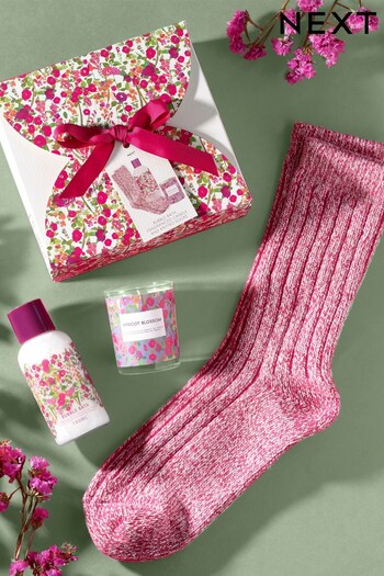 Floral Mini Bubble Bath Candle and Sock Gift Set (D57476) | £20