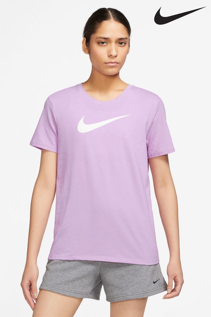 Light purple nike top outfit