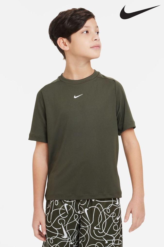 Boys green nike clearance shirt