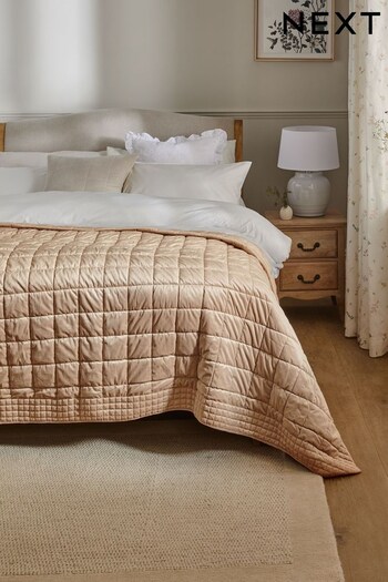 Champagne Gold Brooklyn Quilted Bedspread (D66584) | £60 - £100