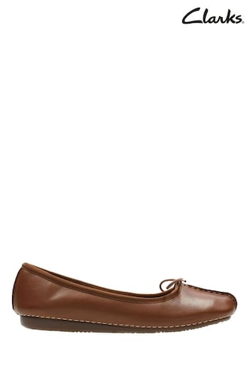 Clarks Brown Dark Tan Leather Freckle Ice Shoes (D68138) | £60