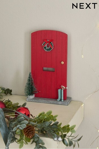 Red Winter Door Scene Christmas Decoration (D73329) | £8