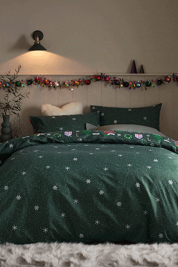 Green Festive Christmas Duvet Cover and Pillowcase Set (D76163) | £12 - £30