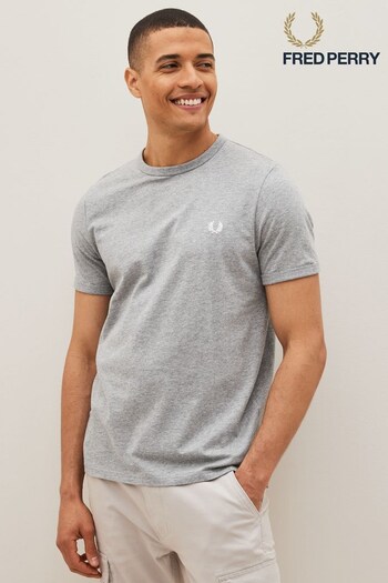 Fred Perry T-Shirt (D81920) | £45