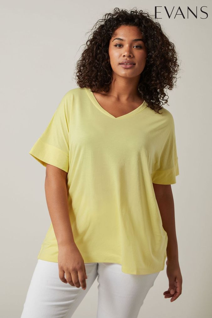 Moncler v neck t shirt clearance