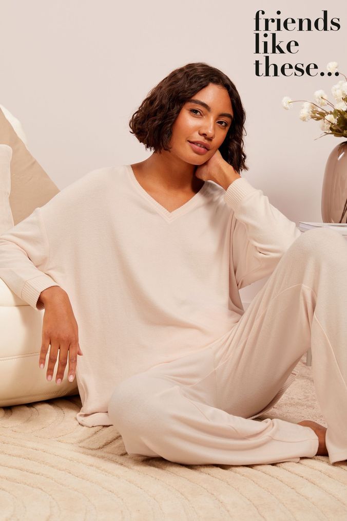 Ladies cream loungewear 2025