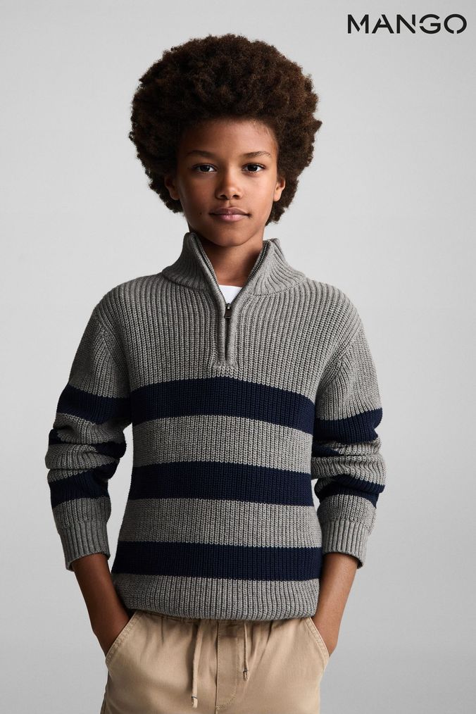 Mango knitwear shop