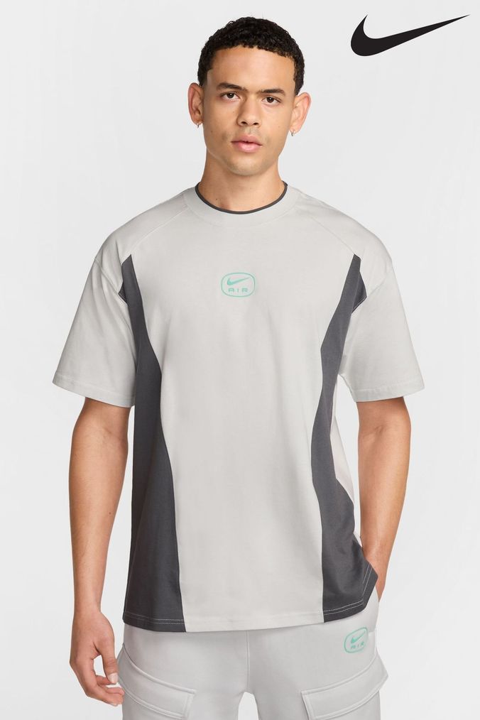 Nike air colour block t shirt 2025