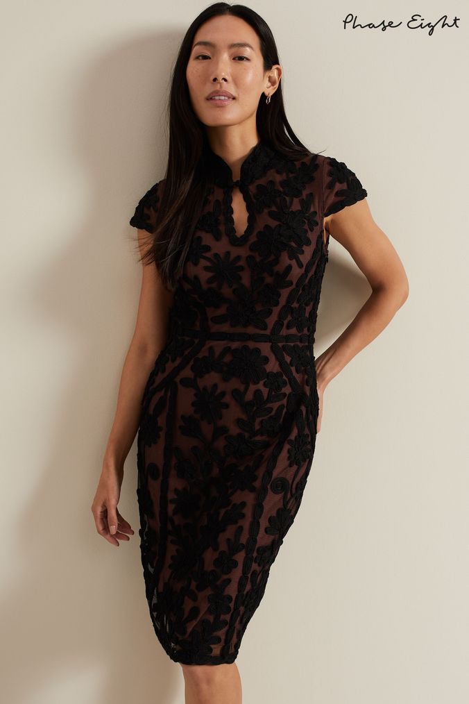 Black lace holiday dress 2025