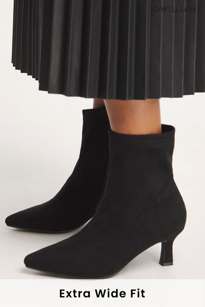 Shoes SKECHERS Go Walk 5 15901 BKW Black White Buy Women s Cuir boots Blouses JD Williams Workwear Online OnlinenevadaShops