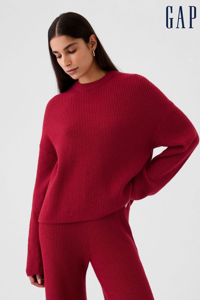 Red gap sweater deals