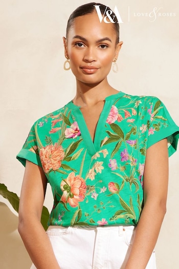 V&A | DIANE VON FURSTENBERG QUILTED DOWN JACKET Green Floral V Neck Jersey Short Sleeve T-Shirt (K30885) | £28