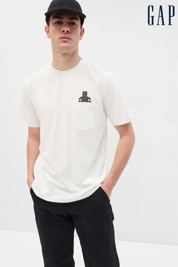 Gap White Brannan Bear Graphic Short Sleeve Pocket T-Shirt (K56742) | £20