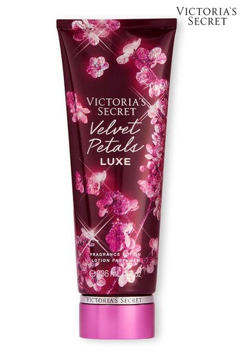 Victoria's Secret Velvet Petals Luxe Body Lotion (K66769) | £18