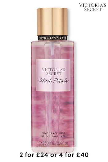 Victoria's Secret Velvet Petals Body Mist (L98044) | £18