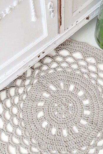 Hooked Brown Make Your Own Sandy Ecru Chunky Rug Crochet Kit (M23906) | £27
