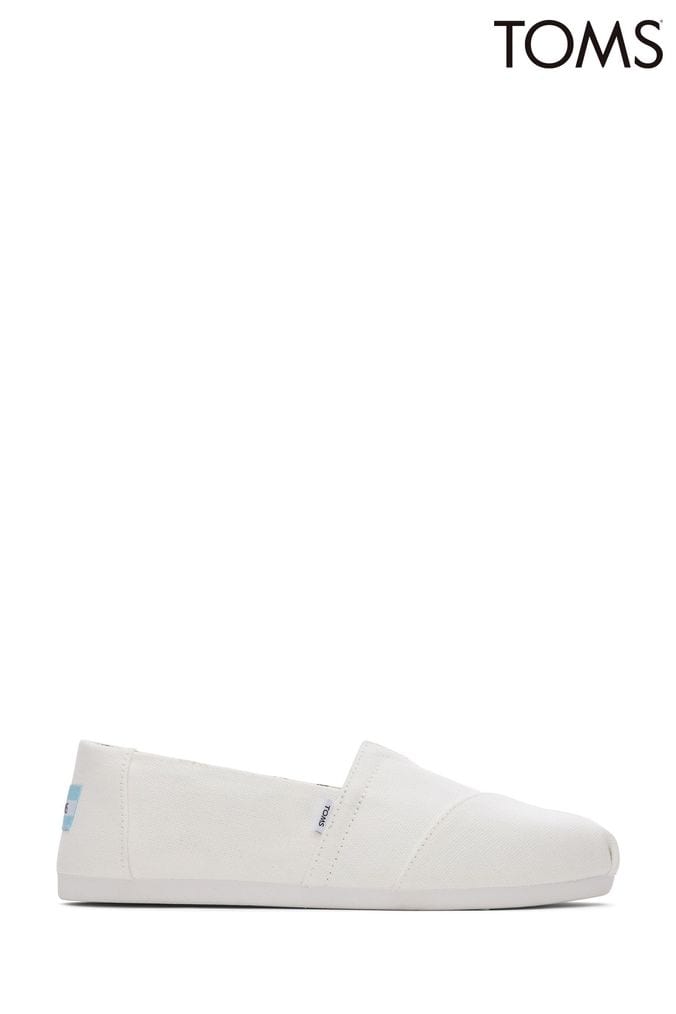 Flat white sale toms