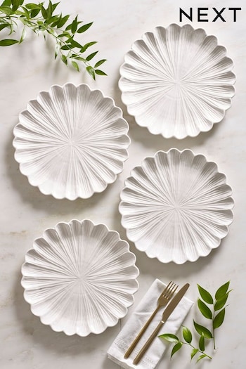 Set of 4 White Flower Dinner Plates (N01155) | £30