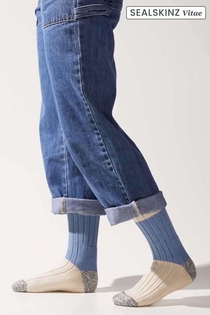 SEALSKINZ Womens Cawston Bamboo Mid Length Colour Blocked Socks (N05584) | £18
