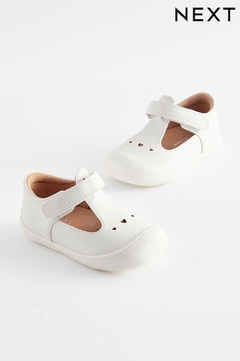 White Standard Fit (F) Crawler T-Bar Shoes Saberi (N09150) | £21