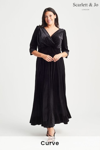 Scarlett & Jo Black Verity Velvet Maxi Gown (N16187) | £120