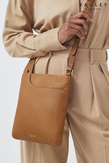 Radley London Pockets Icon Medium Brown Zip-Top Cross Body Bag (N21891) | £159