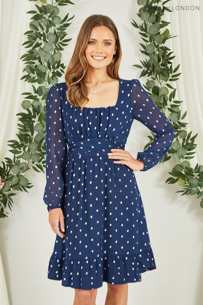 Mela dresses next top