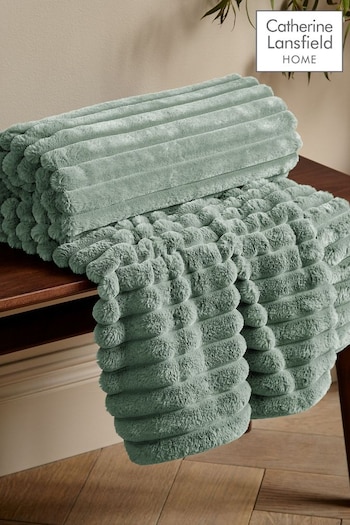 Catherine Lansfield Green Soft and Cosy Ribbed Faux Fur Throw (N25591) | £25