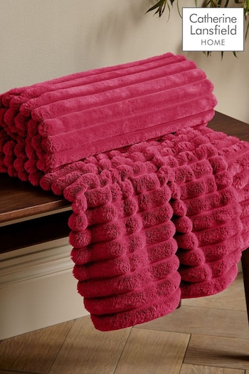 Catherine Lansfield Hot Pink Soft and Cosy Ribbed Faux Fur Throw (N25675) | £25