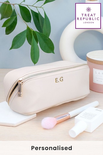 Personalised Aspen Makeup Case Oyster by Treat Republic (N29472) | £24
