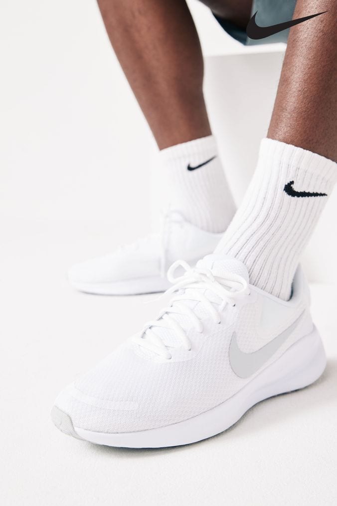 White mens trainers nike online