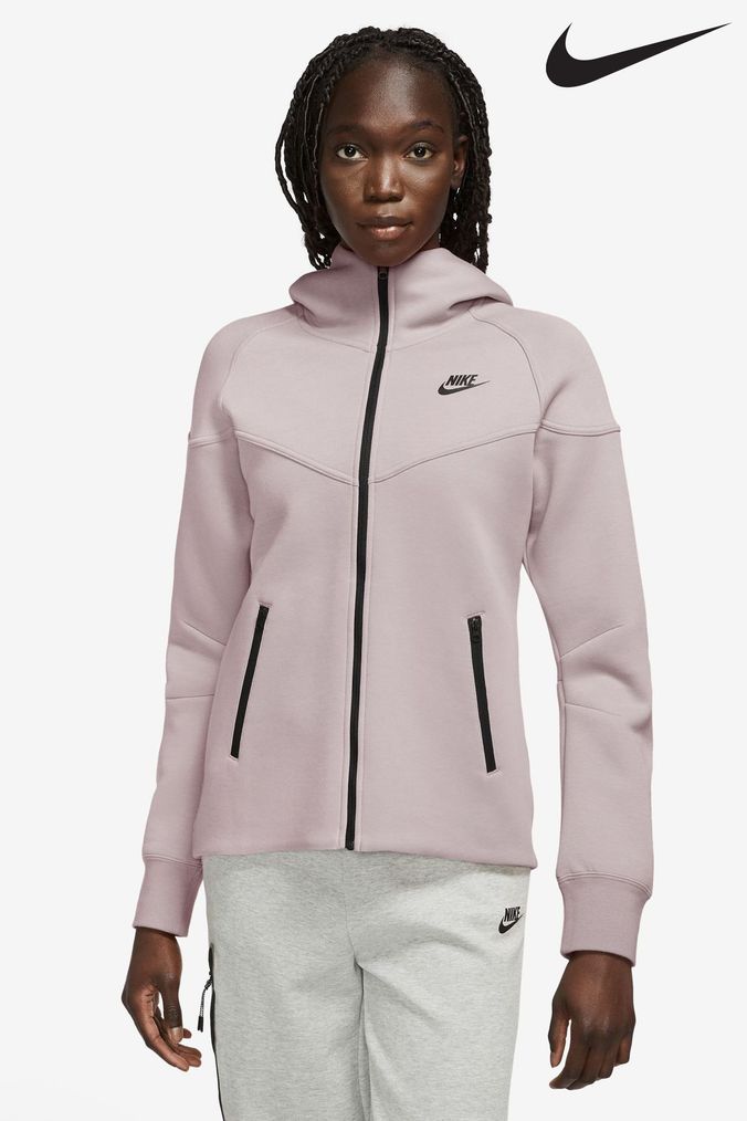Female nike tech suit store