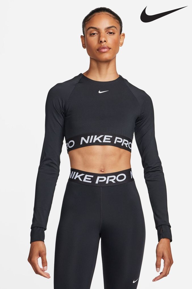 Fitness store crop hoodie