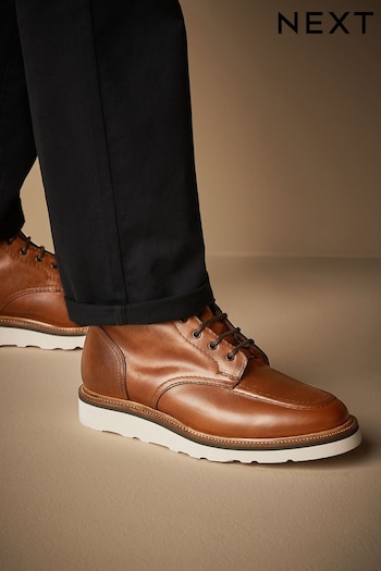 Tan Brown Leather Sanders for JuzsportsShops Apron Wedge Run Boots (N40614) | £265
