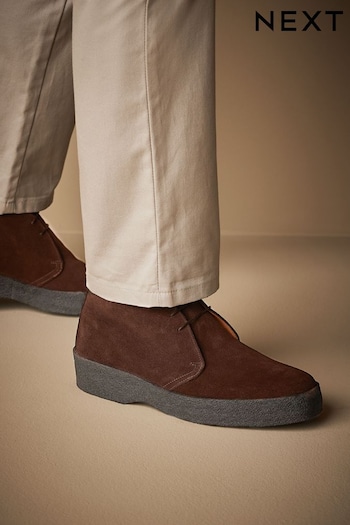 Brown Suede Sanders for Atelier-lumieresShops Crepe Chukka Boots natural (N40615) | £195
