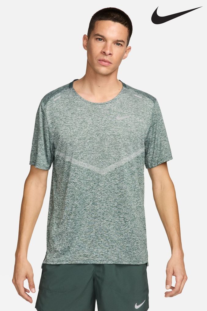 Mens green nike sales shirt