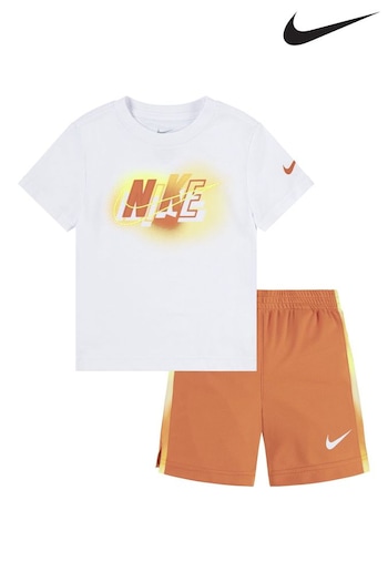 Nike gym Orange Little Kids Hazy Rays T-Shirt and Shorts Set (N55103) | £35