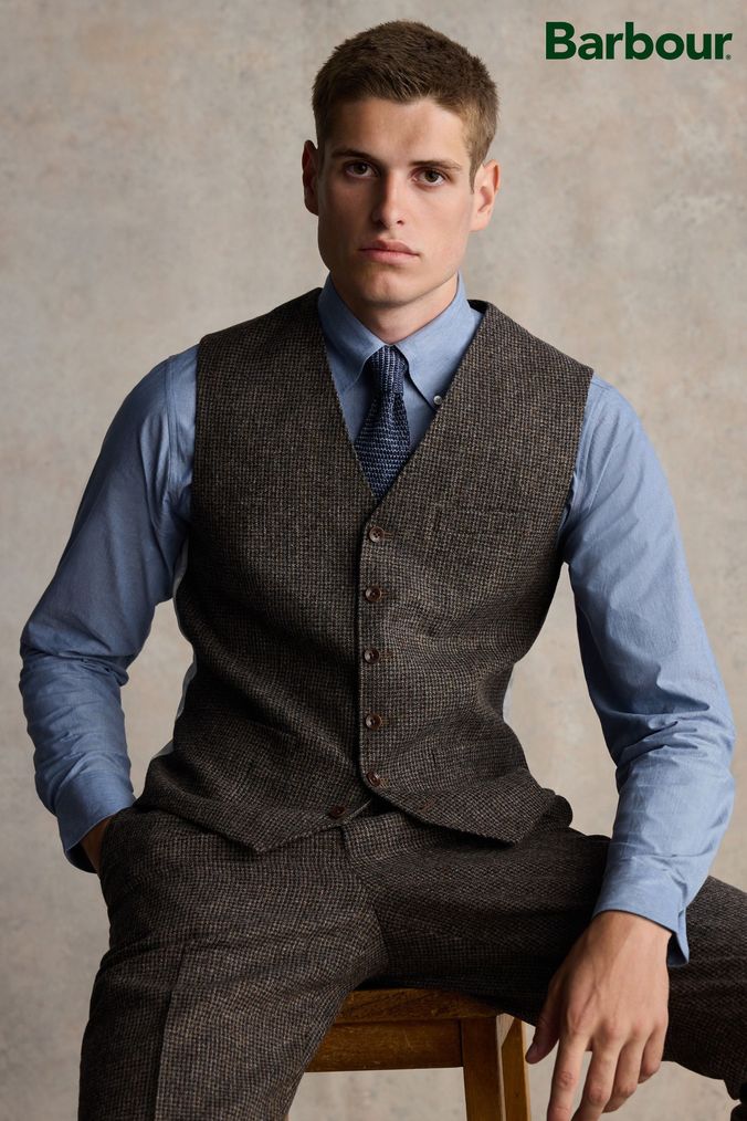 Buy Men s Brown 38in Barbour Online ParallaxShops