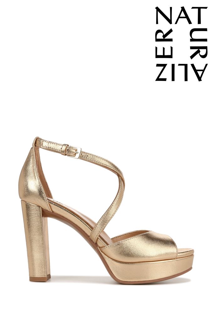 Naturalizer store sandals heels