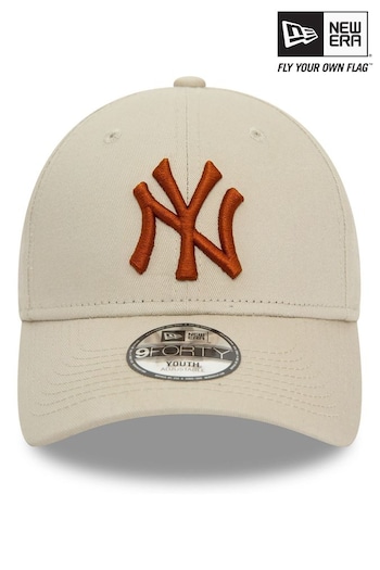 New Era® New York Yankees Cream Kids 9FORTY Cap (N63799) | £19
