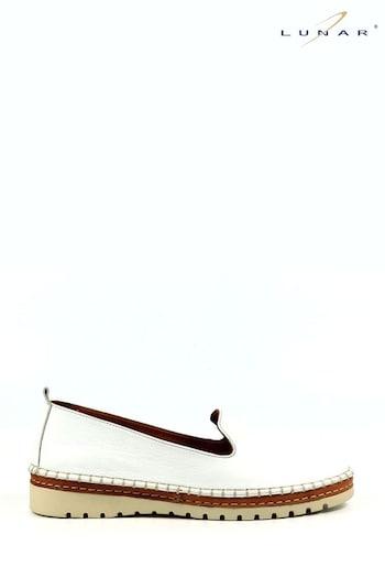 Lunar Kenley White Lea. Shoes (N75828) | £68