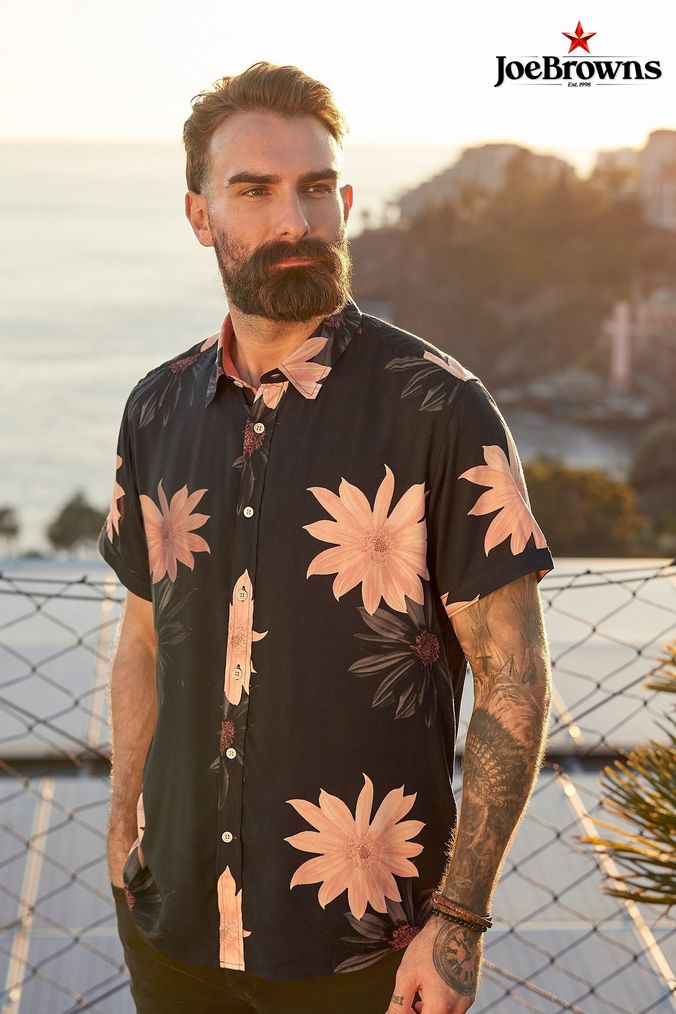 Black floral best sale shirt outfit