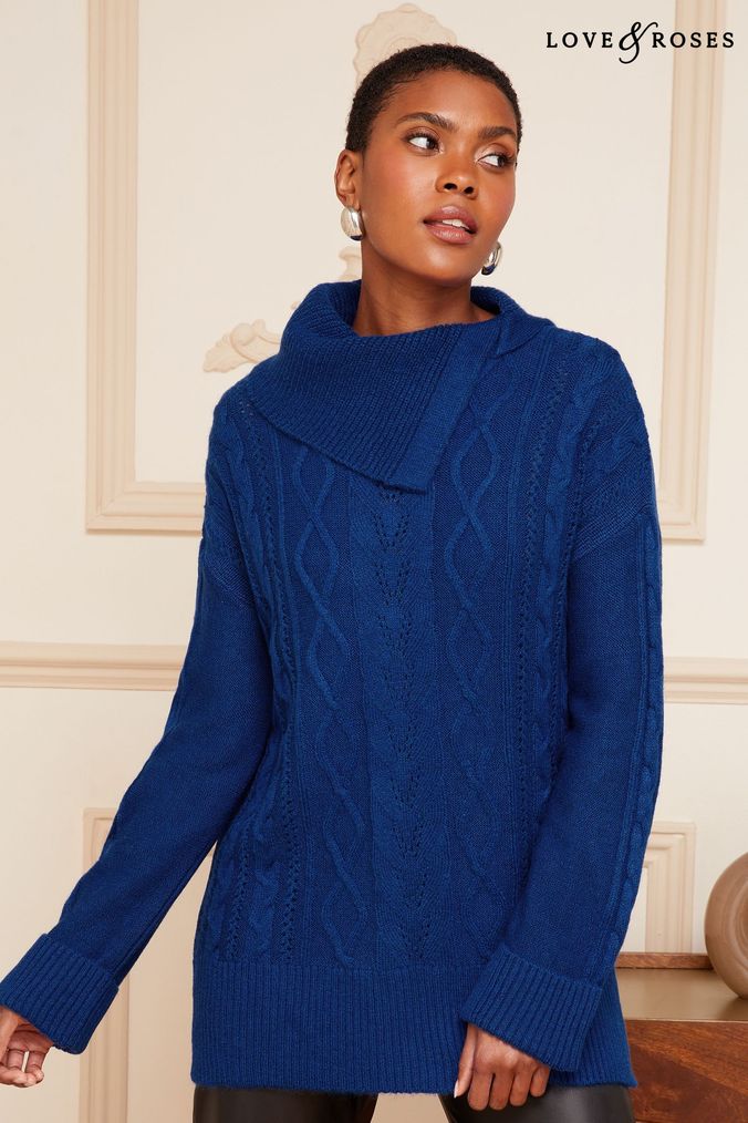 Navy cowl outlet neck jumper