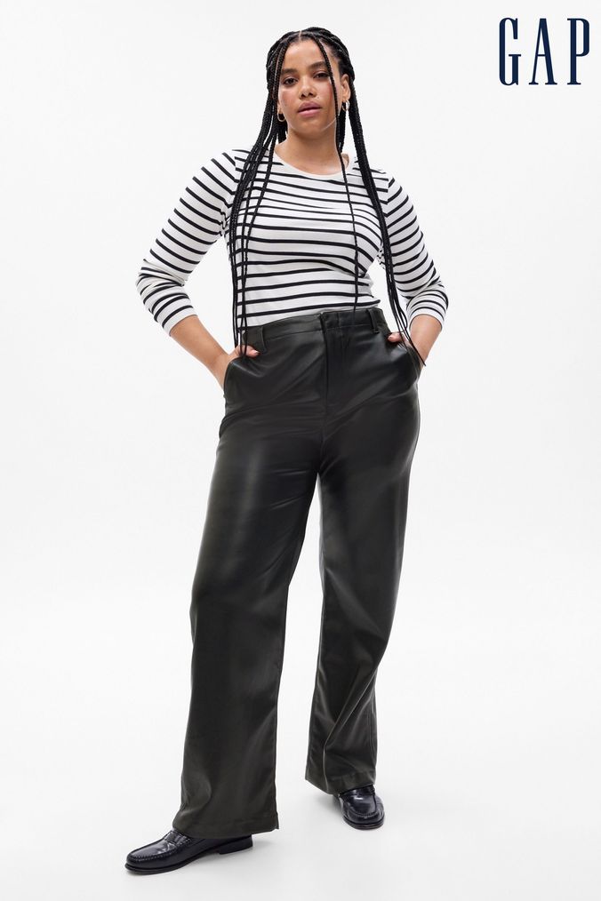 Loose holiday trousers top