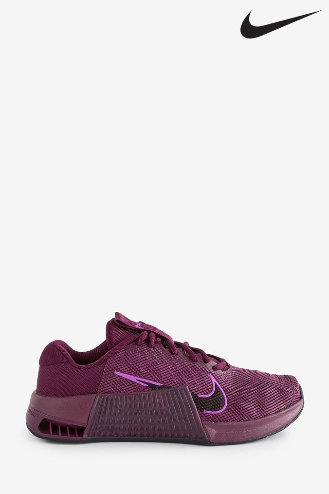 Nike metcon hot sale burgundy