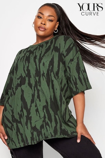 Yours Curve Green Jumbo Textured Boxy T-Shirt (Q56026) | £19